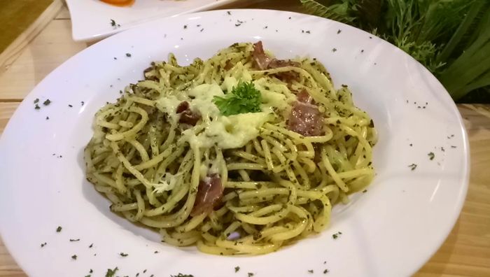 Brownstones, Kafe Rumahan yang Asik Untuk Bersantai