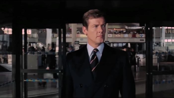 Bintang James Bond Roger Moore Meninggal Dunia