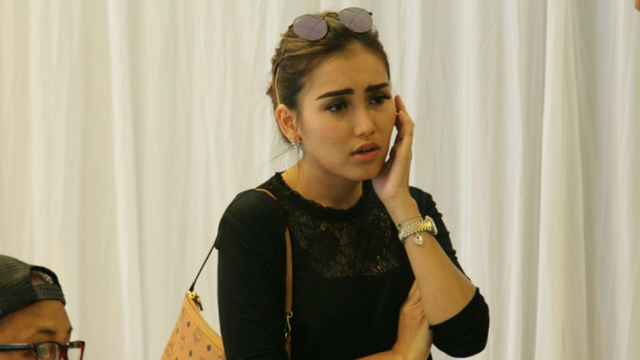 Heboh Video Tangan Nakal Mirip Ayu Ting Ting