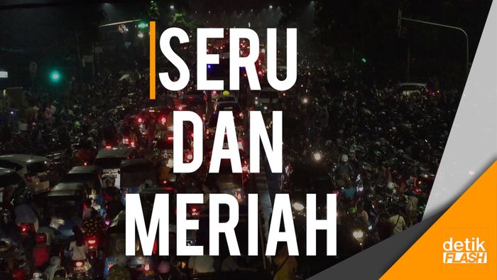  Hati Riang Para Pemburu Malam Tahun Baru di Monas 
