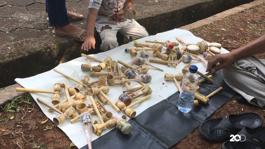 Permainan Tradisional Bambu yang Kian Tergerus Mainan Modern