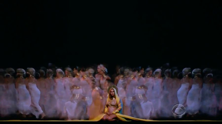 Hamil Anak Kembar, Beyonce Memukau di Panggung Grammy 2017