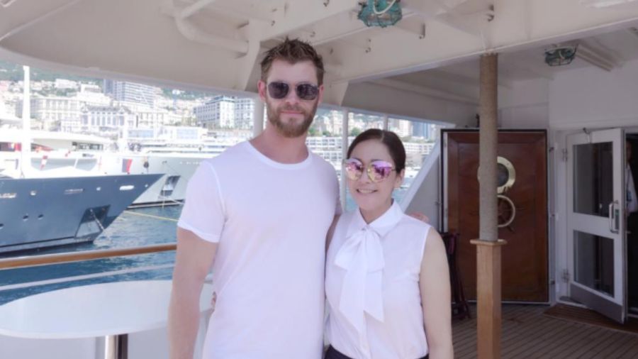 Netizen Heboh Maia Estianty Foto Bareng Chris Hemsworth