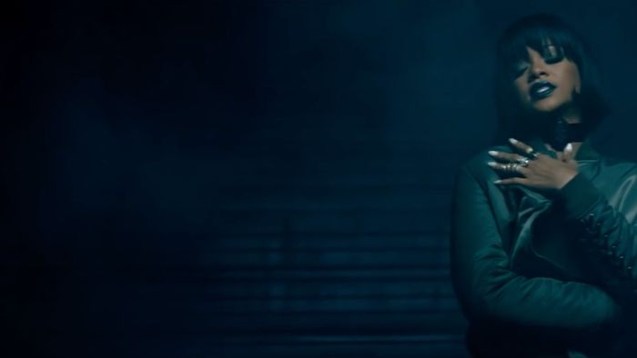 Kocaknya Video Burung Beo Duet dengan Eminem 