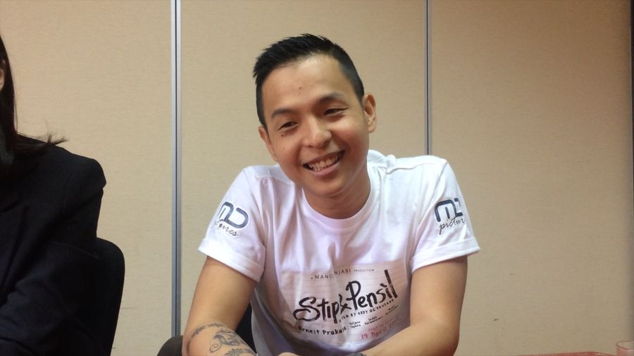 Ternyata Ernest Lebih Suka di Balik Layar 