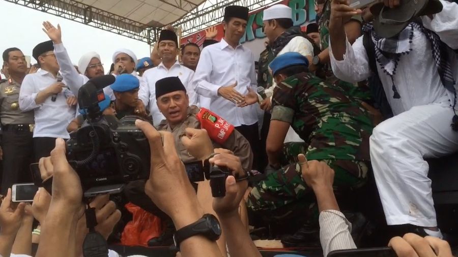 Naik Panggung, Ini Pidato Jokowi di Tengah Peserta Aksi