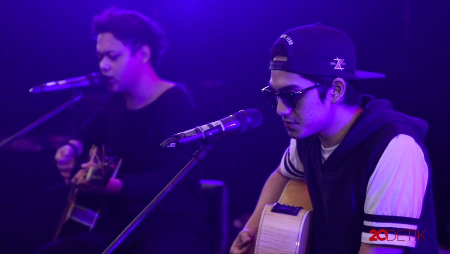 Friday Bawakan Anak Sekolah dan Closer Secara Akustik