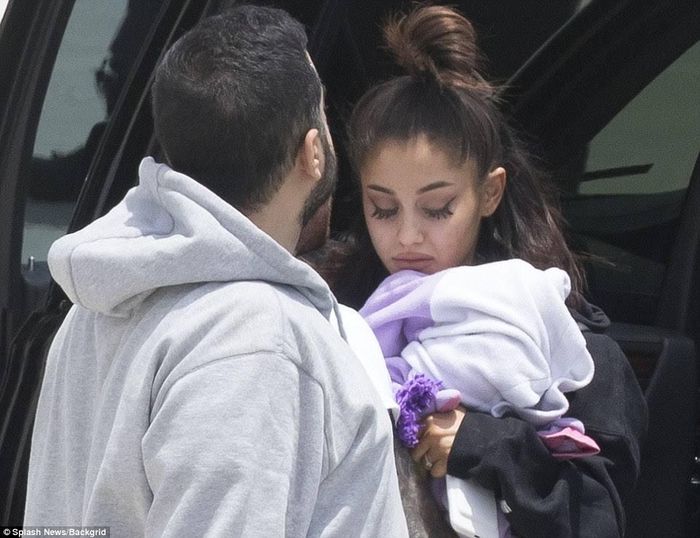 Pasca Ledakan Bom, Ariana Grande Memilih ke Tempat Ini