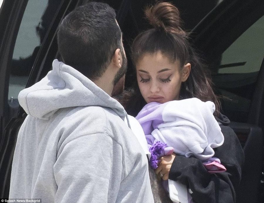 Pasca Ledakan Bom, Ariana Grande Memilih ke Tempat Ini