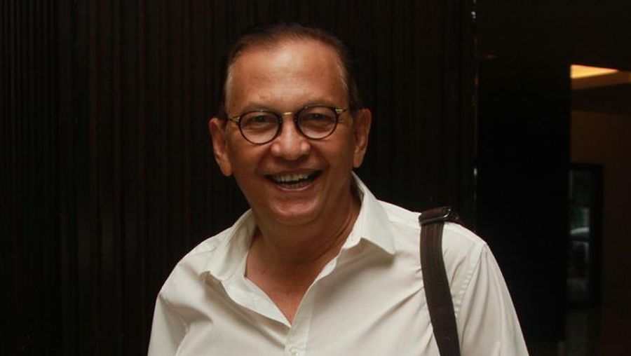 Blak-blakan Roy Marten Soal Foto Bareng Abege