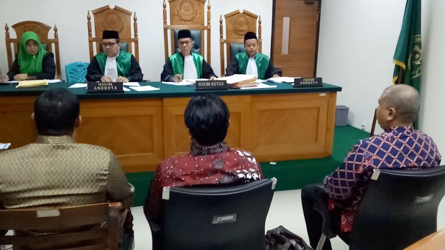 Ustaz Al Habsy dan Putri Aisyah Kompak Tak Hadiri Sidang Cerai