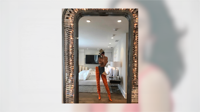Heboh! Kendall Jenner Topless di Instagram