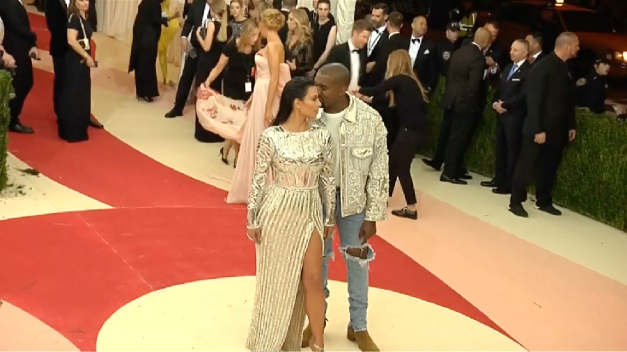 Kanye West Ingin Punya 5 Anak dari Kim Kardashian