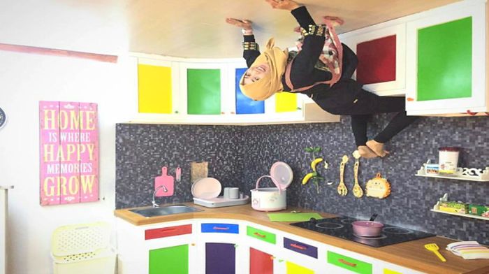 Serunya Berfoto di Rumah Terbalik Bandung