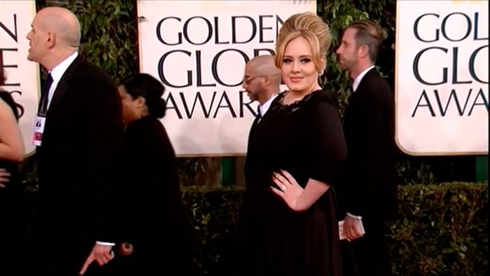 Adele Turun ke Lokasi Kebakaran di London