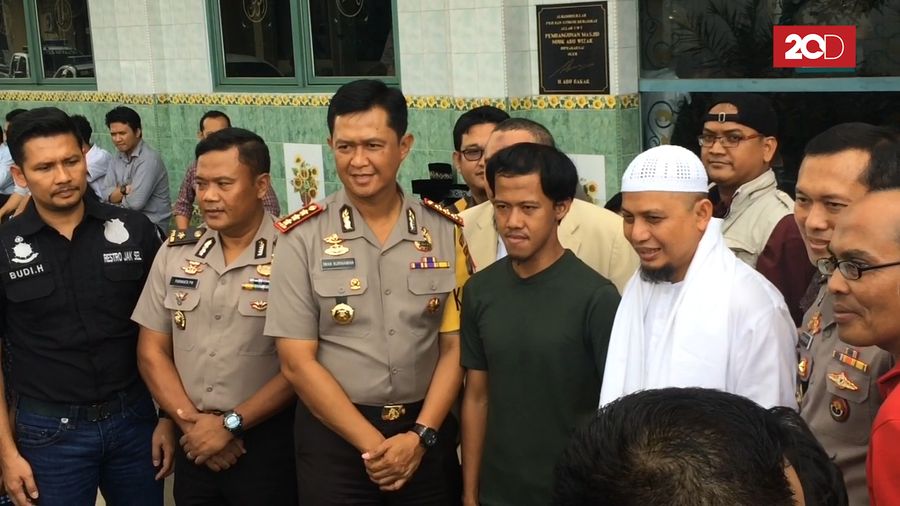 Penahanan Ditangguhkan, Nurul Fahmi Sujud Syukur di Masjid