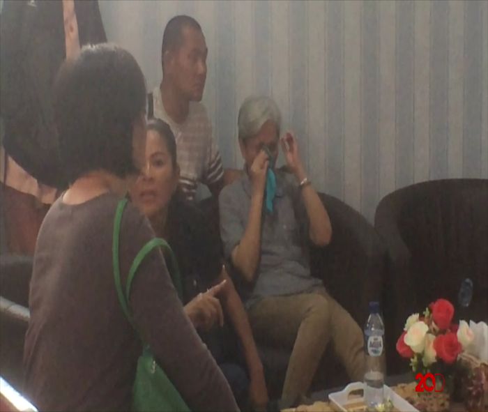 Duka Mendalam Keluarga Korban KM Zahro di RS Polri