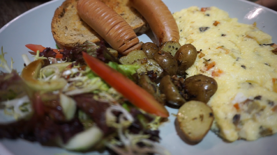 Omelette Platter yang Lembut di Cottonwood Cafe