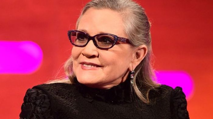 Carrie Fisher Star Wars Alami Serangan Jantung di Pesawat