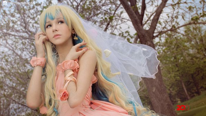 Cosplayer Asal Rusia Ini Cantiknya Bikin Terpana