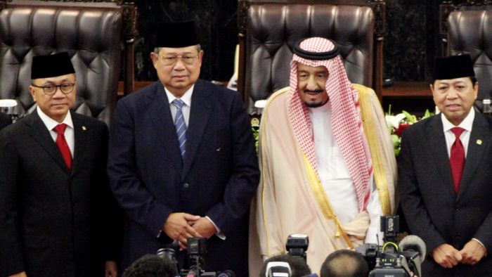Masjid Istiqlal dan Gedung DPR Menjadi Trending Topic