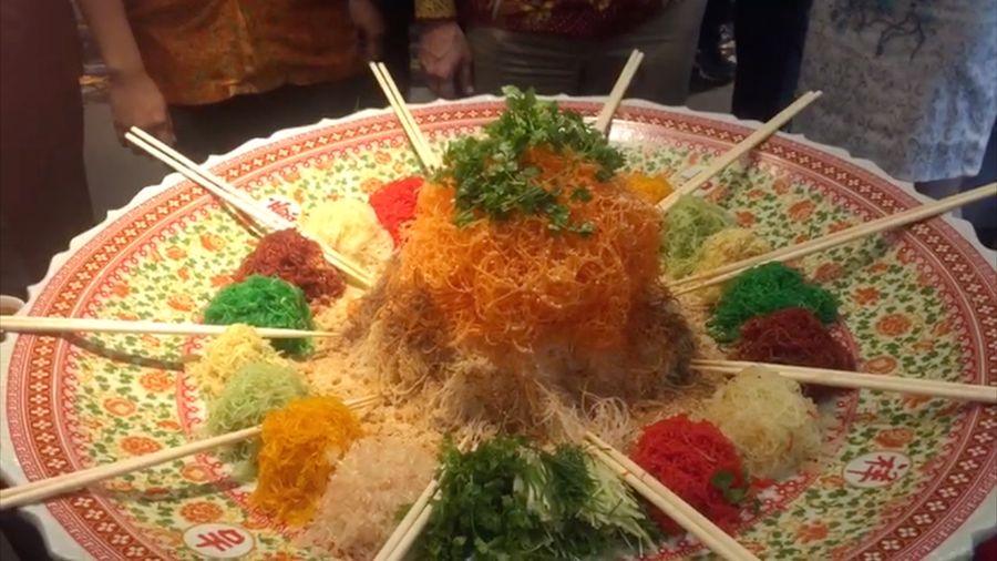 Yee Sang, Tos untuk Peruntungan saat Imlek