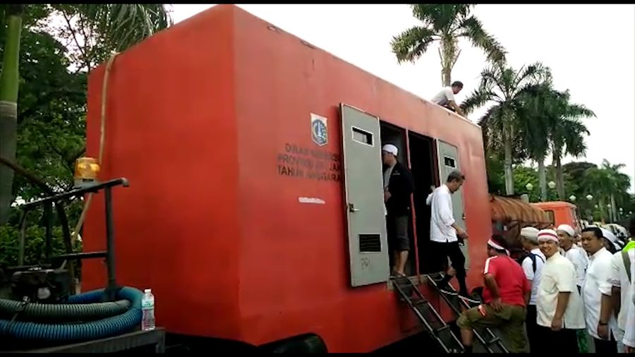 Perjuangan Demi Mencapai Toilet di Monas