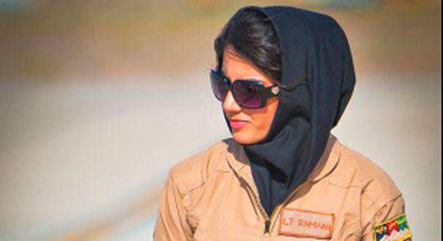 Ini Pilot Cantik Afghanistan yang Kini Jadi Kontroversi