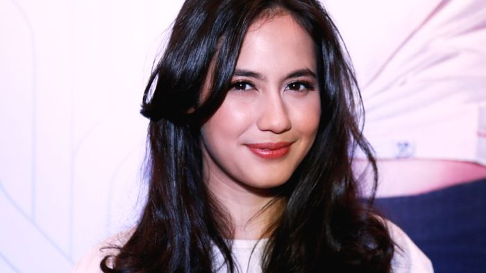 Penjelasan Pevita Pearce Soal Postingan Lukisan Bugil Dewi Soekarno