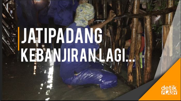 Tanggul Baswedan Sembuh, Gantian Tanggul Lain di Jatipadang Jebol