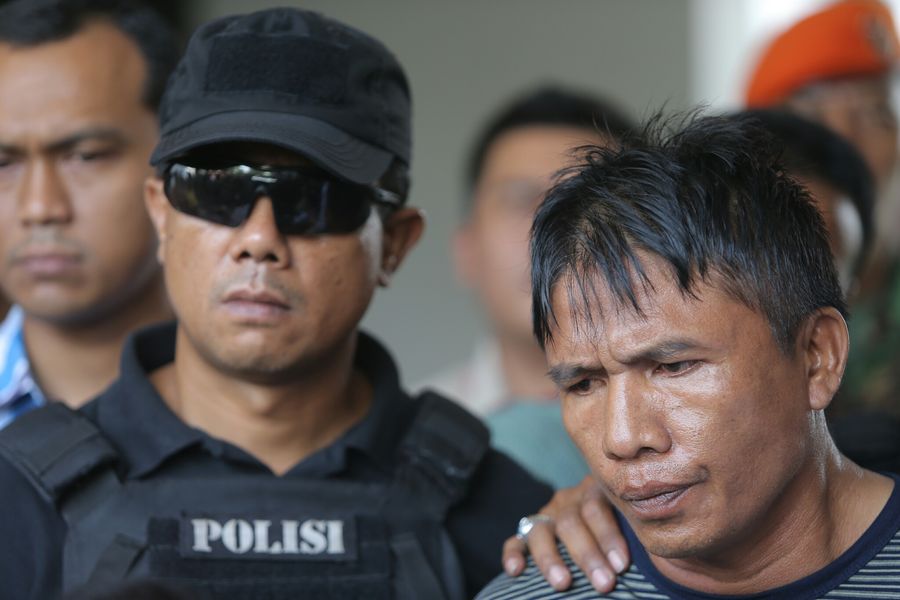 Eksklusif! Ini Video Saat Ius Pane Digiring di Bandara Kualanamu  
