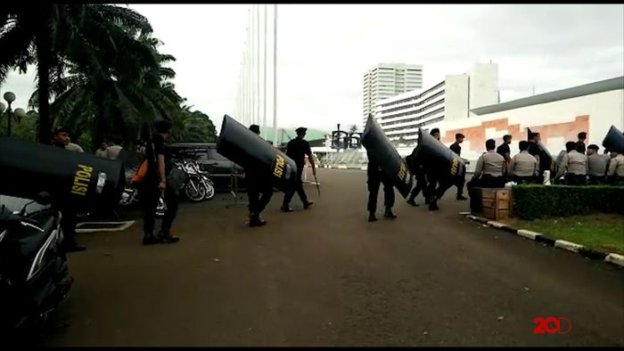 Antisipasi Ricuh Saat Demo, Gedung DPR Dijaga Ketat