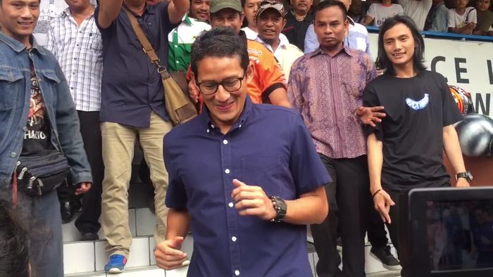 Sandi Janjikan Perpanjang Izin Toko Obat 