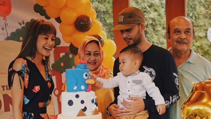 Proses Cerai, Kirana Larasati dan Tama Kembali Bersatu di Ultah Anak