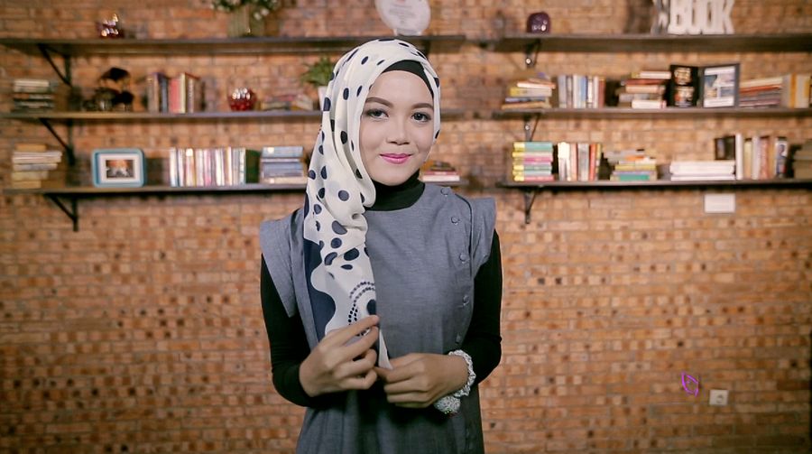 Tutorial: Kreasi Layer Samping Jilbab Segi Empat