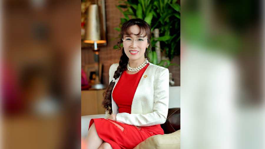 Nguyen Thi Phuong Thao, Tajir Berkat Pramugari Berbikini  