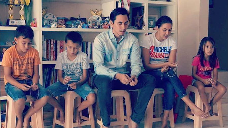 Cara Mendidik Anak Ala Darius Sinathrya dan Donna Agnesia