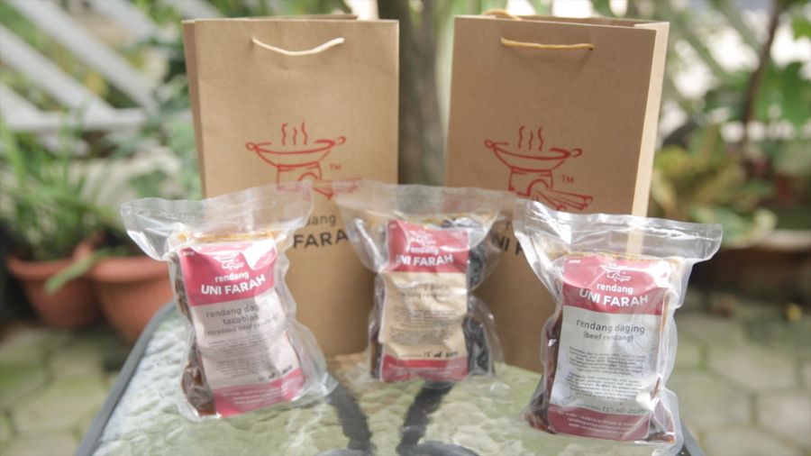 Melihat Cara Pembuatan Rendang Tradisional ala Uni Farah