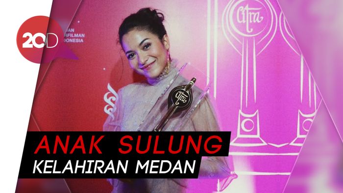Putri Marino, Si Cantik yang Bikin Hati Para Netizen Remuk