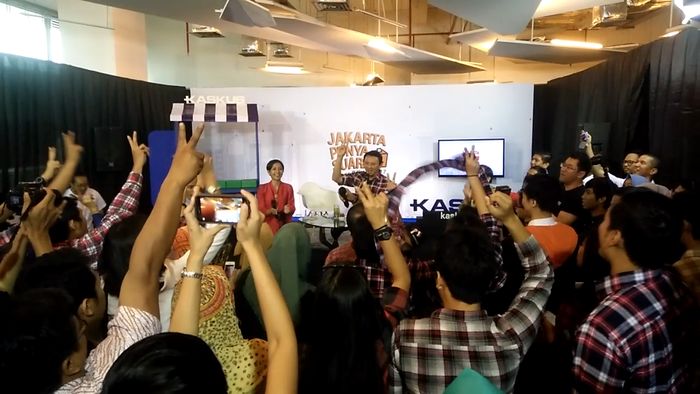 Momen Ahok Nyanyikan Lagu Garuda di Dadaku