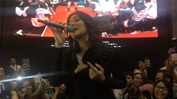 Raisa Gelar Konser di Indonesia Stock Exchange