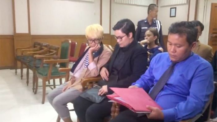 Masih di Jepang, Evelyn Tak Hadir di Sidang Cerai