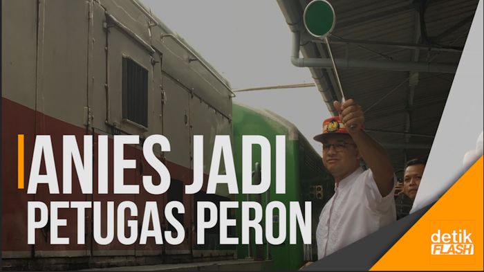 Saat Anies Jadi Pengawas Peron di Stasiun Pasar Senen