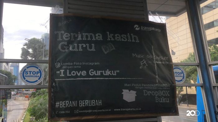 Peringati Hari Guru, Transj Bagi-bagi Buku untuk RPTRA