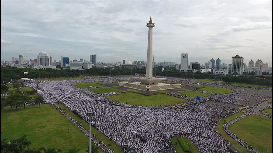 Melihat Aksi Super Damai dari Udara
