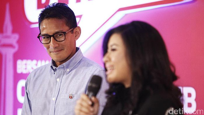 Blak-blakan: Cerita Sandi yang Jarang Mimpi Saat Tidur