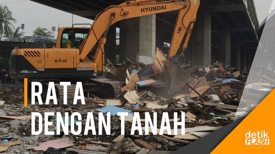 Bedeng di Kolong Tol Kalijodo Diratakan
