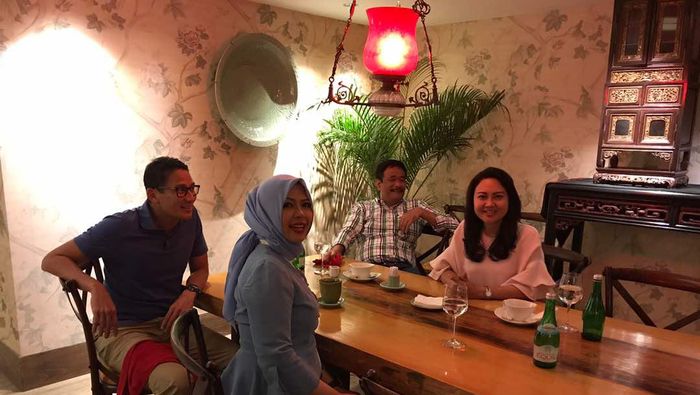 Keceriaan Terpancar Usai Pertemuan Djarot-Sandi