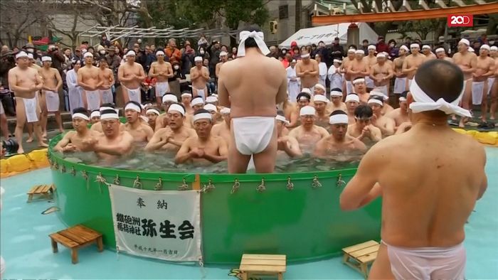 Tradisi Sucikan Diri di Jepang: Mandi Es!  