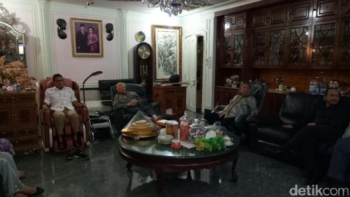 Suasana Pertemuan Sandiaga di Kediaman Probosutedjo